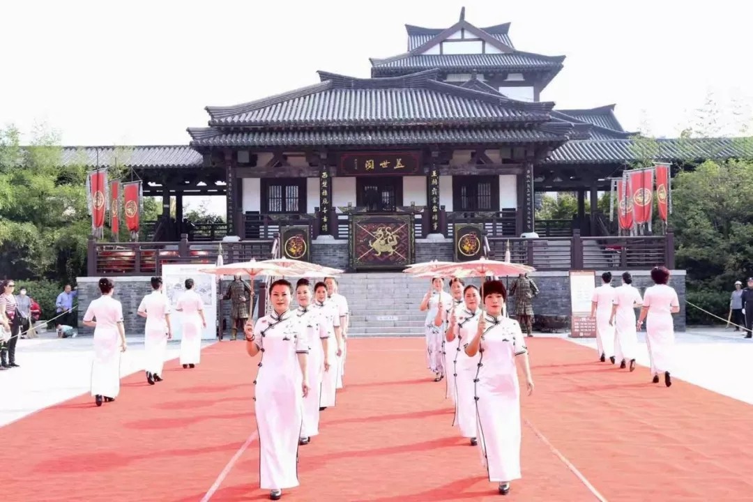 “十一”小長假完美收官:“三個古城”贏得海內(nèi)外游客高度稱贊(圖7) “十一”小長假完美收官:“三個古城”贏得海內(nèi)外游客高度稱贊(圖7)