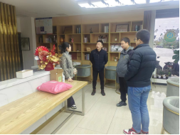 項(xiàng)王故里景區(qū)“主動(dòng)上門(mén)”，與租戶近距離交流提供服務(wù)(圖1)