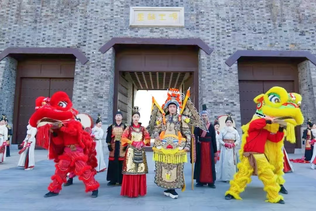 景區(qū)演出(圖1) 景區(qū)演出(圖1)