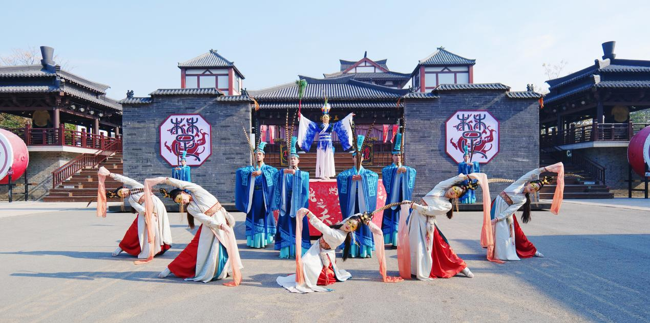 景區(qū)演出(圖4) 景區(qū)演出(圖4)