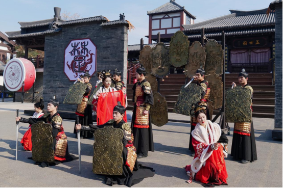 景區(qū)演出(圖3) 景區(qū)演出(圖3)